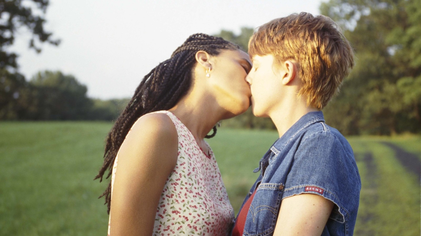 The Incredible True Story of Two Girls in Love_01